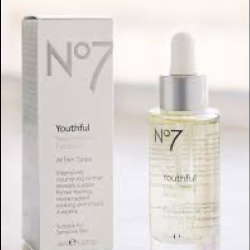 No 7 Youthful Replenishing Facial Oil
